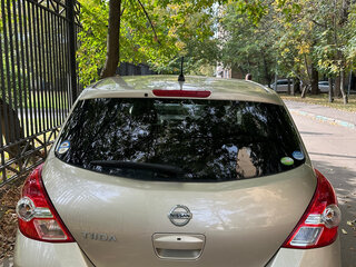 2010 Nissan Tiida I Рестайлинг, бежевый, 499000 рублей, вид 3