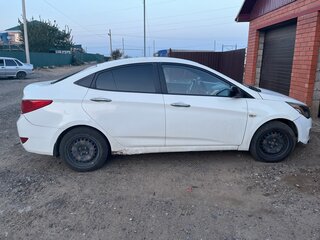 2016 Hyundai Solaris I Рестайлинг, белый, 620000 рублей, вид 3