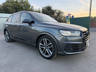 2017 Audi Q7 II (4M), серый, 4770000 рублей, вид 2