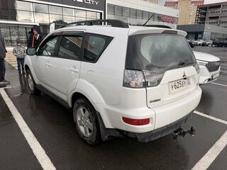 2010 Mitsubishi Outlander II Рестайлинг, белый, 850000 рублей, вид 3