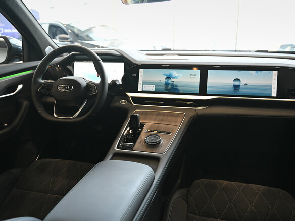 2026 Geely Monjaro I, серый, 4954990 рублей - вид 35