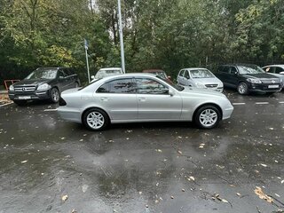 2002 Mercedes-Benz E-Класс 220 III (W211, S211), серебристый, 690000 рублей, вид 4