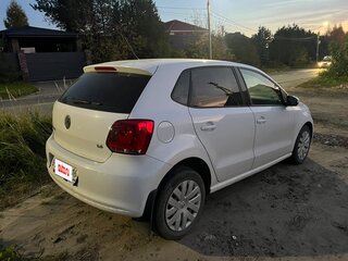 2013 Volkswagen Polo V, белый, 525000 рублей, вид 2