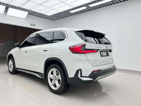 2023 BMW X1 Long 20Li sDrive III (U11/U12), белый, 2266000 рублей, вид 5