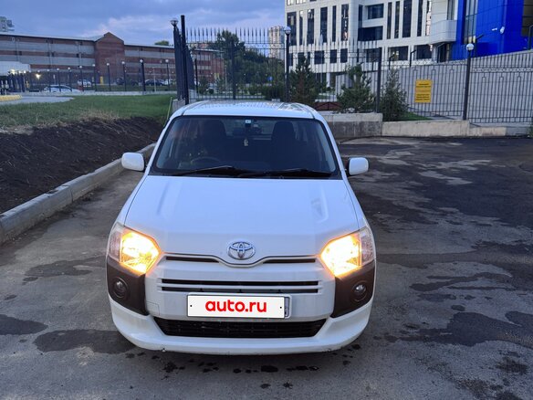 2015 Toyota Probox I Рестайлинг, белый, 730000 рублей