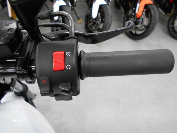 2013 Yamaha XV950 Bolt, белый, 660000 рублей - вид 21