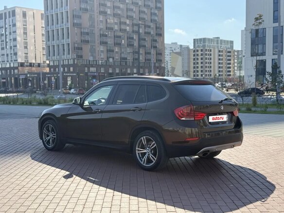 2013 BMW X1 18i I (E84) Рестайлинг, коричневый, 1350000 рублей - вид 5