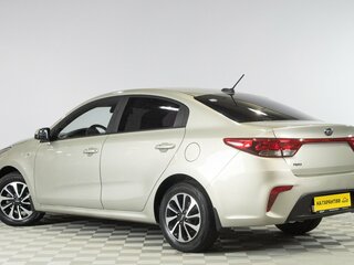 2017 Kia Rio IV, серебристый, 929000 рублей, вид 4