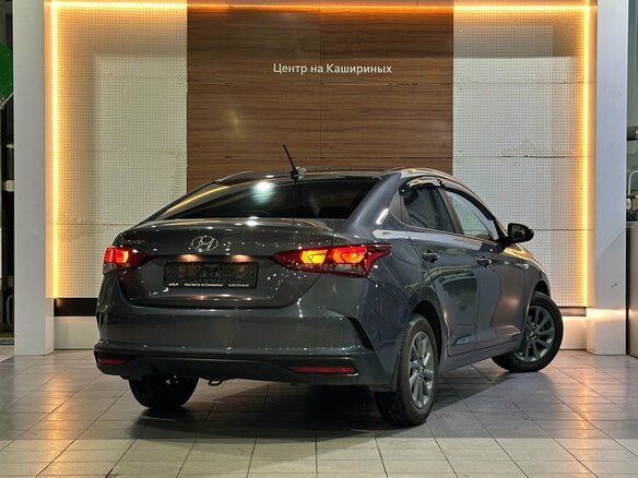 2021 Hyundai Solaris II Рестайлинг, серый, 1789000 рублей - вид 3