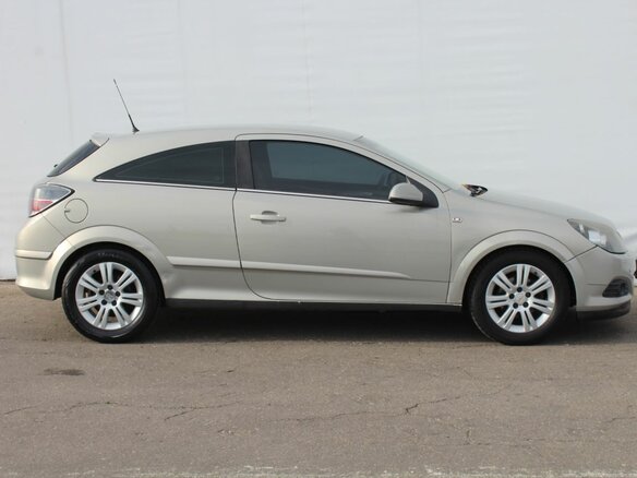2008 Opel Astra GTC H Рестайлинг, бежевый, 450000 рублей - вид 3