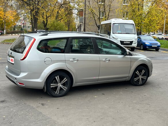 2008 Ford Focus II Рестайлинг, серебристый, 420000 рублей - вид 1