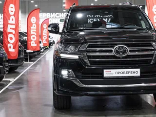 2019 Toyota Land Cruiser 200 Series Рестайлинг 2, чёрный, 7699000 рублей, вид 4