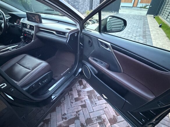 2021 Lexus RX 300 IV Рестайлинг, чёрный, 4650000 рублей - вид 17