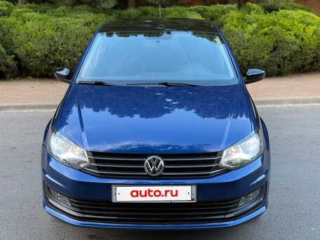 2018 Volkswagen Polo V Рестайлинг, синий, 1400000 рублей, вид 2