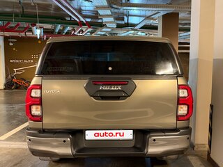 2020 Toyota Hilux VIII Рестайлинг 2, коричневый, 5990000 рублей, вид 4