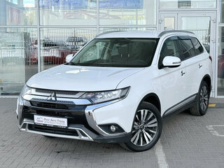 2019 Mitsubishi Outlander III Рестайлинг 3, белый, 2199000 рублей, вид 1