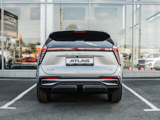 2026 Geely Atlas II, серебристый, 3415990 рублей, вид 3