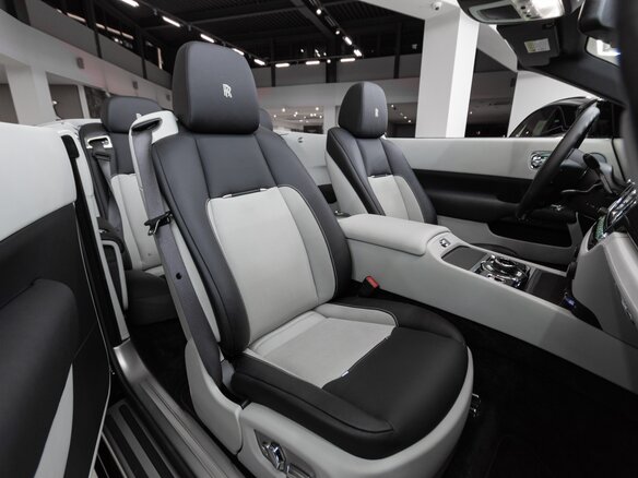 2021 Rolls-Royce Dawn Black Badge, чёрный, 45000000 рублей - вид 27