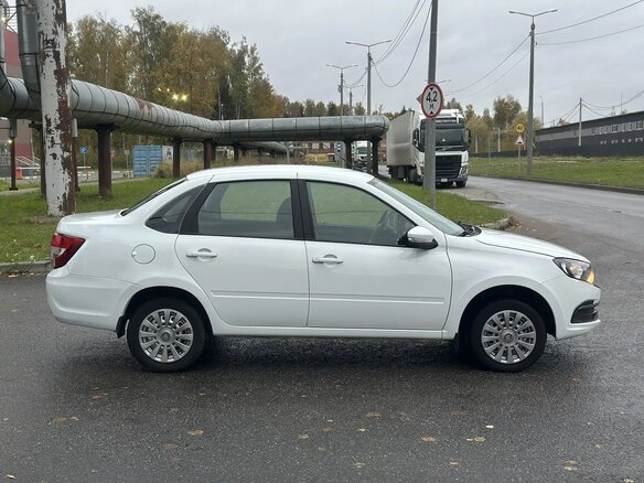 2024 Lada (ВАЗ) Granta I Рестайлинг, белый, 600000 рублей - вид 2
