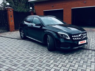 2017 Mercedes-Benz GLA 200 I (X156) Рестайлинг, чёрный, 2500000 рублей, вид 3