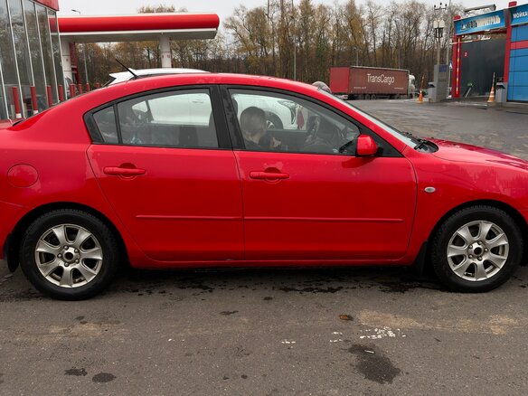 2007 Mazda 3 I (BK) Рестайлинг, красный, 530000 рублей - вид 3
