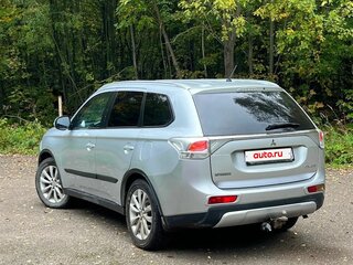 2014 Mitsubishi Outlander III, серебристый, 1000000 рублей, вид 3