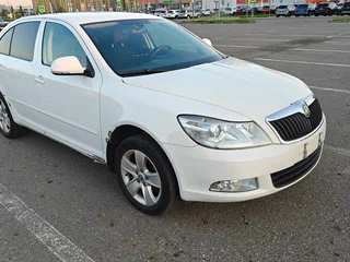 2012 Skoda Octavia II (A5) Рестайлинг, белый, 700000 рублей, вид 5