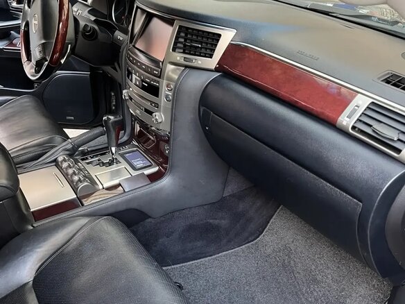 2012 Lexus LX 570 III Рестайлинг, чёрный, 4200000 рублей - вид 5