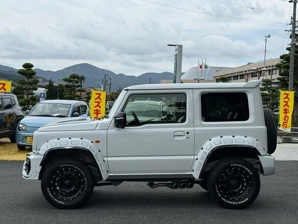 2022 Suzuki Jimny Sierra IV, белый - вид 3