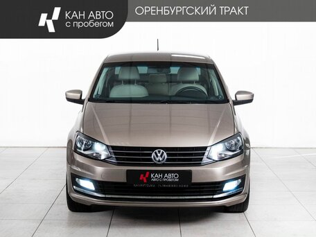 2016 Volkswagen Polo V Рестайлинг, бежевый, 899000 рублей, вид 2