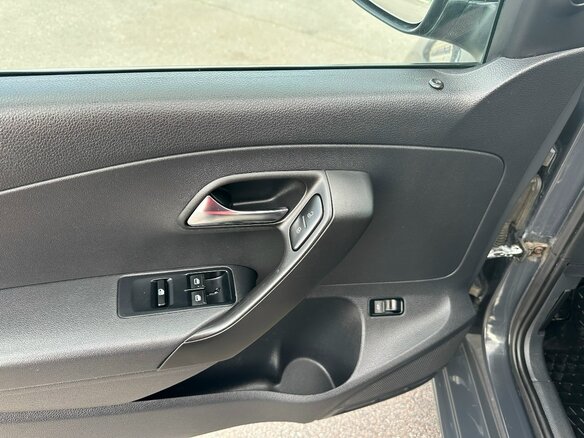 2013 Volkswagen Polo V, серый, 890000 рублей - вид 25
