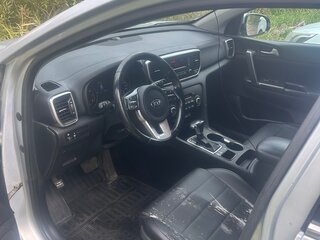 2018 Kia Sportage IV Рестайлинг, серебристый, 1830000 рублей, вид 5