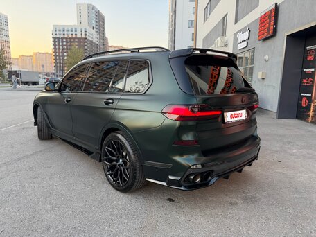2021 BMW X7 40i I (G07), белый, 9800000 рублей, вид 4