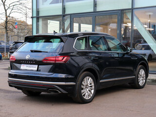 2019 Volkswagen Touareg III, синий, 3497000 рублей, вид 4