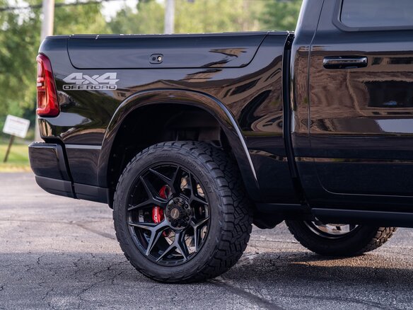 2026 Ram 1500 Crew Cab eTorque V Рестайлинг, чёрный, 16500000 рублей - вид 12