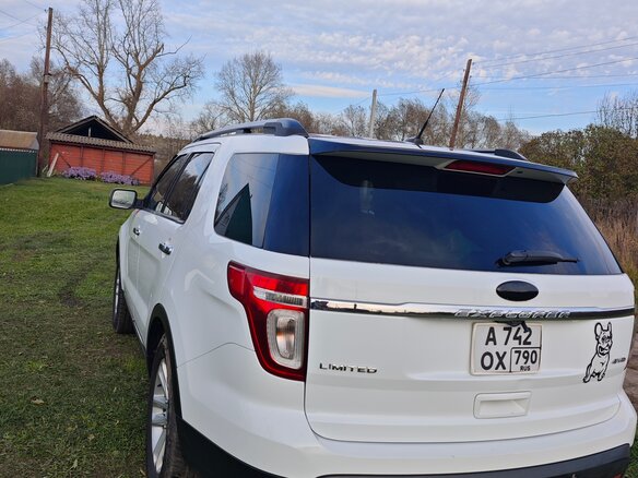 2013 Ford Explorer V, белый, 1600000 рублей - вид 4