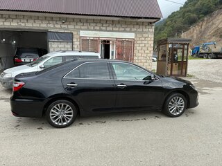 2016 Toyota Camry VII (XV50) Рестайлинг, чёрный, 1800000 рублей, вид 3
