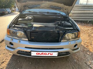 2001 BMW X5 3.0i I (E53), серебристый, 600000 рублей, вид 3