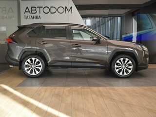2021 Toyota RAV4 V (XA50), коричневый, 3349000 рублей, вид 4
