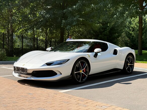 2022 Ferrari 296 GTB, белый, 25900000 рублей - вид 5