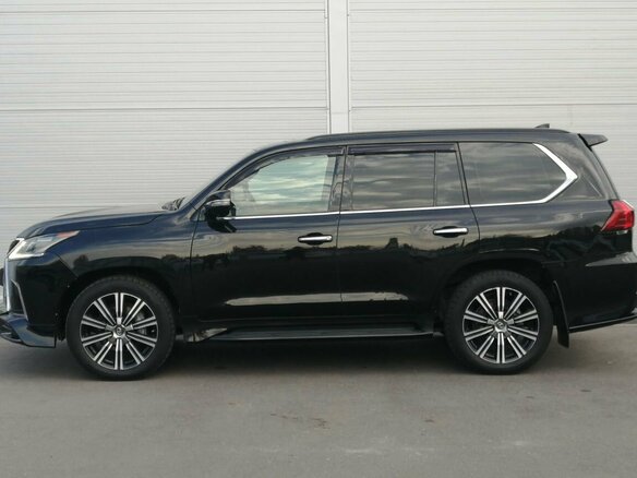 2017 Lexus LX 570 III Рестайлинг 2, чёрный, 7400000 рублей - вид 3