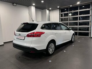 2016 Ford Focus III Рестайлинг, белый, 900000 рублей, вид 3