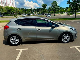 2017 Kia Ceed II Рестайлинг, золотистый, 1800000 рублей, вид 3