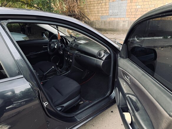 2006 Mazda 3 I (BK) Рестайлинг, чёрный, 415000 рублей - вид 9