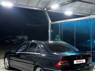 2005 Mercedes-Benz C-Класс 240 II (W203) Рестайлинг, чёрный, 545000 рублей, вид 3