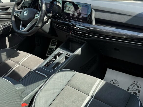 2022 Volkswagen Golf VIII, белый, 2050000 рублей - вид 5