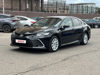 2021 Toyota Camry VIII (XV70) Рестайлинг, чёрный, 1900000 рублей, вид 1
