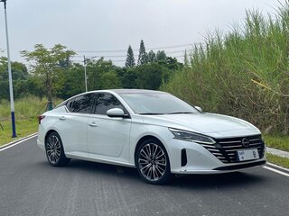2022 Nissan Altima VI (L34) Рестайлинг, белый, 1480000 рублей, вид 3