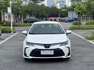 2022 Toyota Corolla XII (E210), белый, 1350000 рублей, вид 2