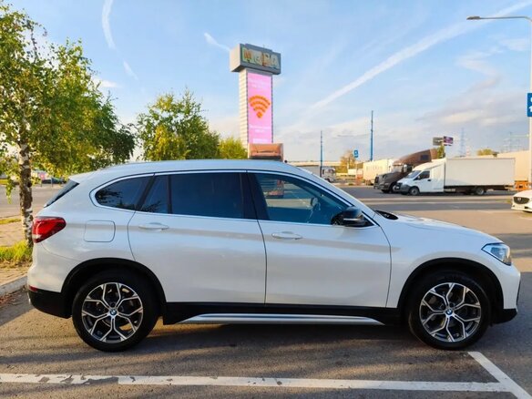 2021 BMW X1 Long 20Li sDrive II (F48) Рестайлинг, белый, 2690000 рублей - вид 2